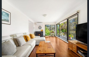 Spacious King Bed Three Bedroom Home 5 Minutes Walk To Three Sisters, Katoomba
